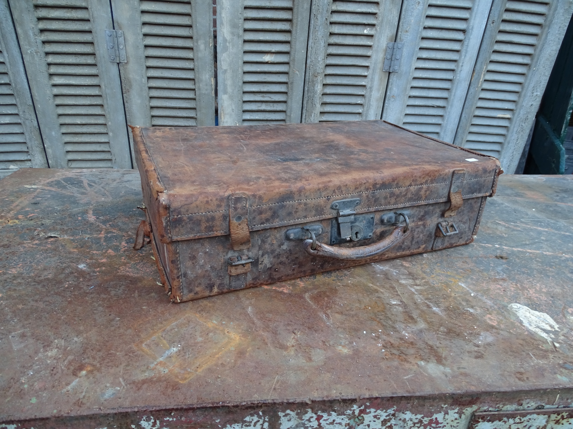 oud koffer reiskoffer - Brocante Vreemde Eend