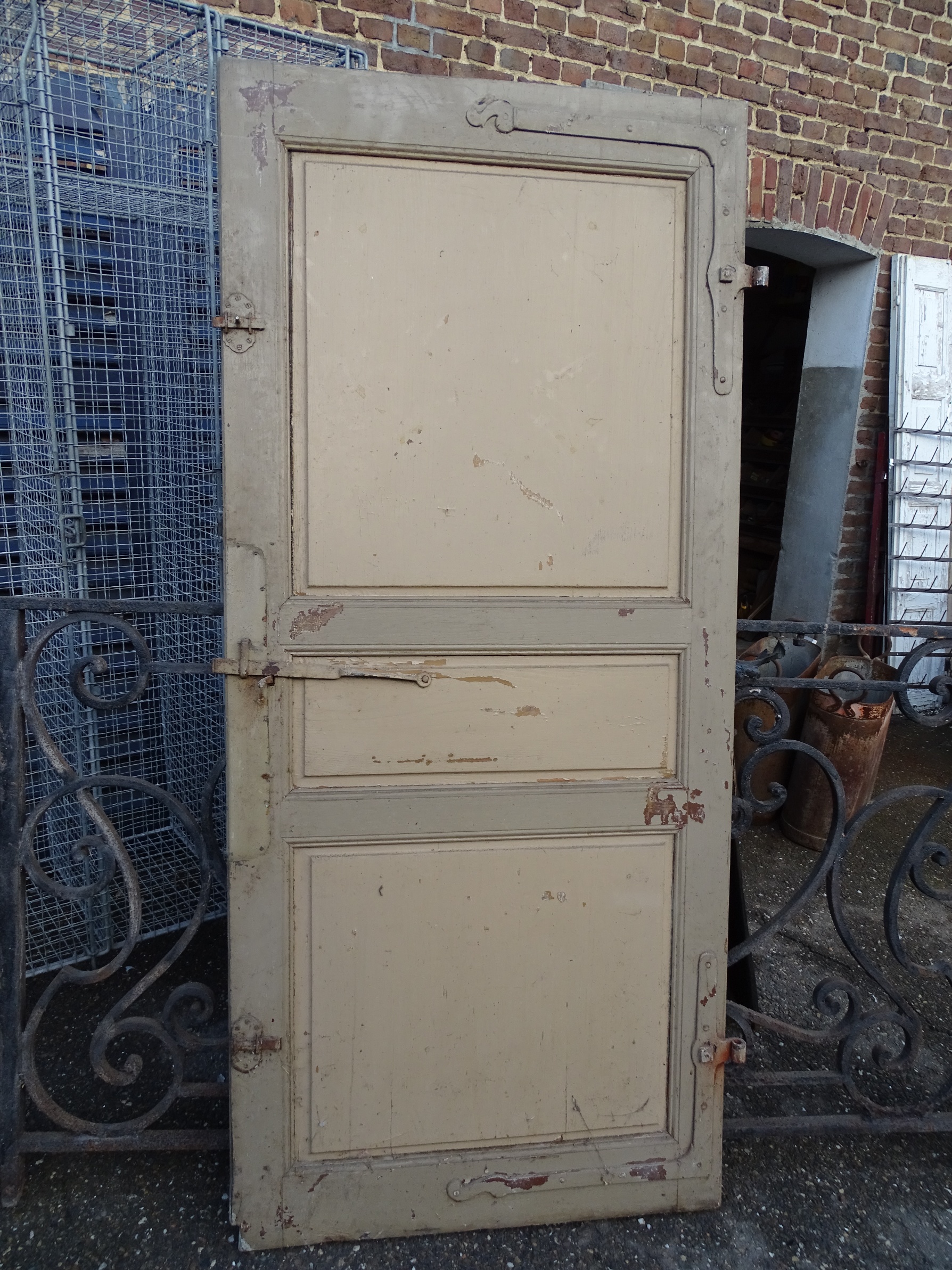 snap Sociaal cruise oude deur paneeldeur uit een boerderij in frankrijk - Brocante De Vreemde  Eend
