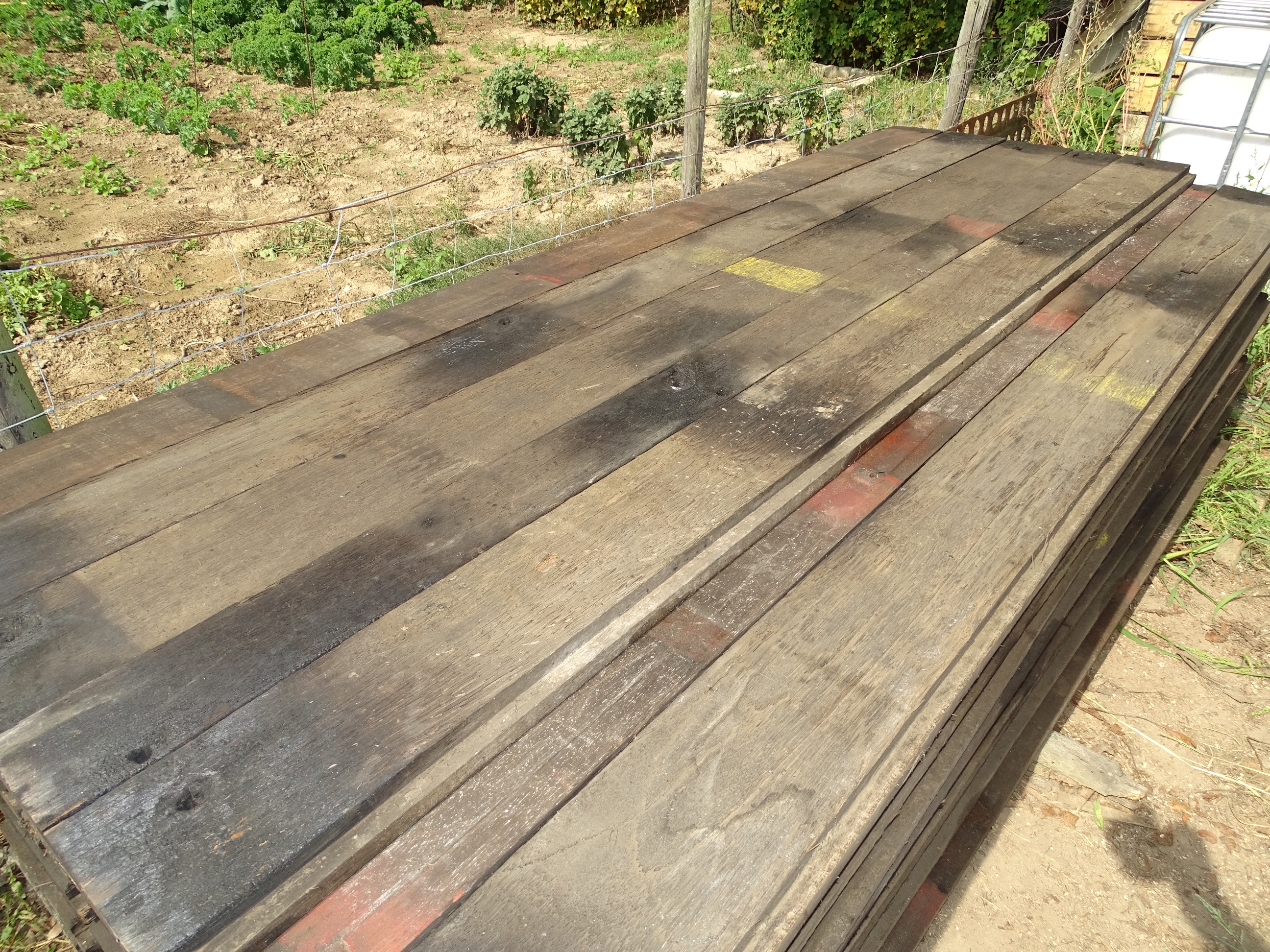 Koor inhalen Renderen oude wagonplanken hardhouten planken - Brocante De Vreemde Eend