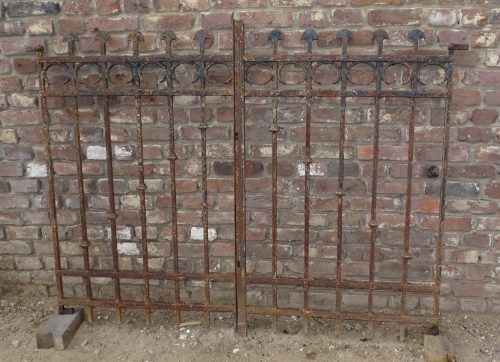 oud geklonken poort doorlooppoort
