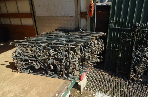 24 gietijzeren roosters balkonroosters rooster van balkon - Afbeelding 2