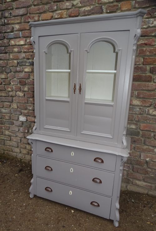 oude kast met 3 lades en vitrine gedeelte - Afbeelding 2