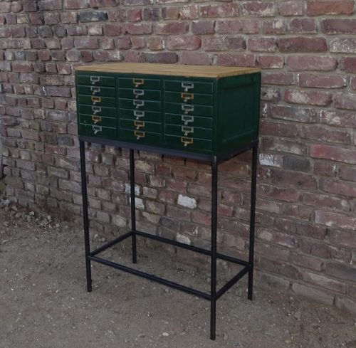 oude archiefkast ladekast kast met lades