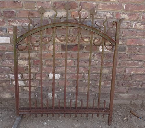 smeedijzeren geklonken poortje poort hekje hek omstreeks 1900