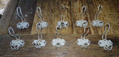 10 oude ijzeren kapstokhaken uit een fabriek haken kapstok