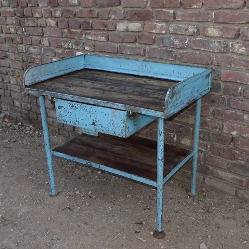 kleine werkbank werktafel met plateau en lade