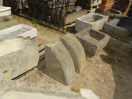 2 maal arduinen dommerik schampsteen schamppaal stootsteen