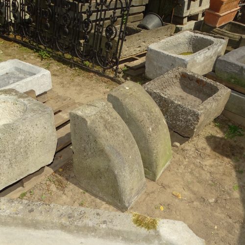2 maal arduinen dommerik schampsteen schamppaal stootsteen