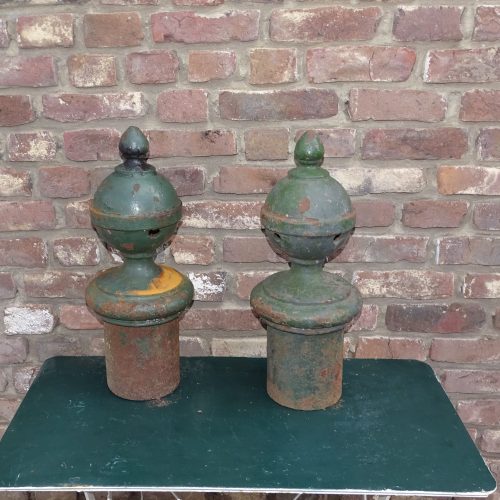 set gietijzeren paalkoppen paalkop