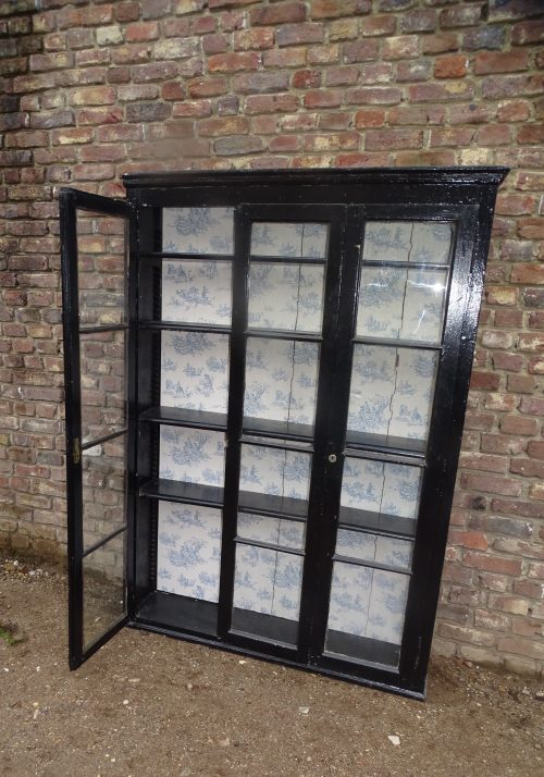 oude houten vitrinekast vitrine kast