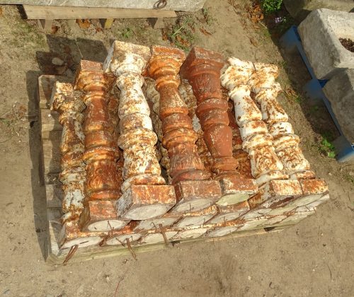 20 oude gietijzeren palen paaltjes van balustrade