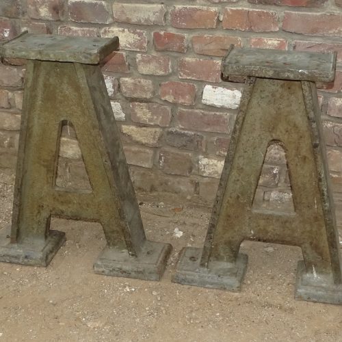 set zware gietijzeren tafelpoten a-frame poten machinepoten