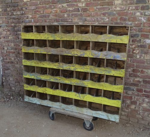 oude houten grutterskast vakkenkast kast