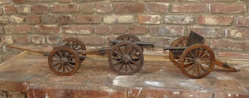 2 miniatuur kanonnen kar met kanon