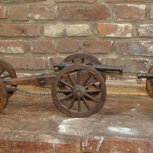 2 miniatuur kanonnen kar met kanon