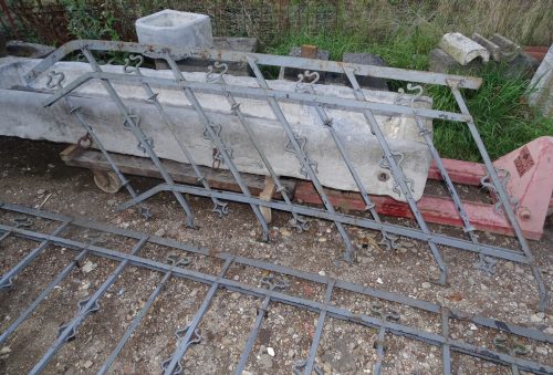 2 maal smeedijzeren en geklonken trapleuning en balustrade van balkon - Afbeelding 2