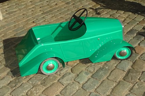 gerestaureerde franse trapauto - Afbeelding 3