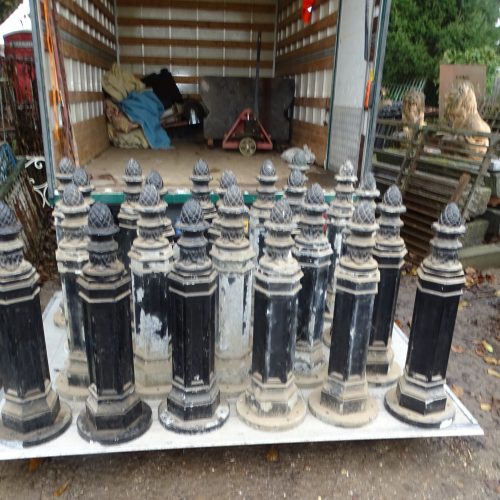 oude gietaluminium palen paal