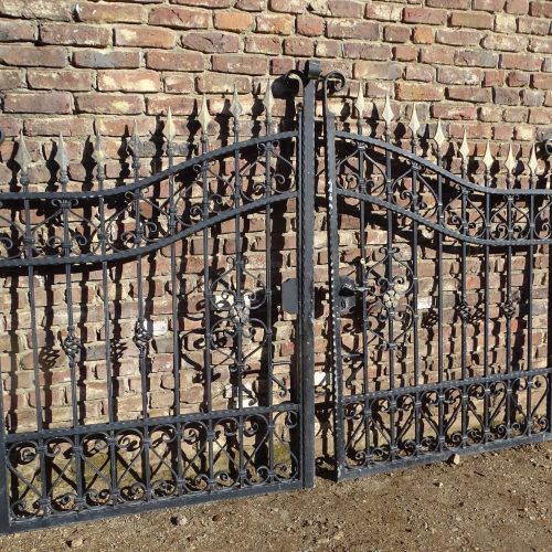 zeer mooie ijzeren poort hek