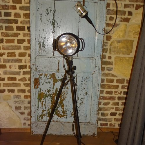 originele schijnwerper op statief staande lamp driepoot