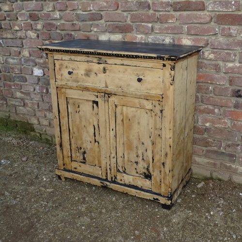 oude grenenhouten kast linnenkast meidenkast