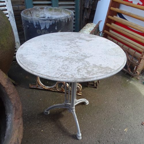 zeer mooie tuintafel met verweerd marmeren blad