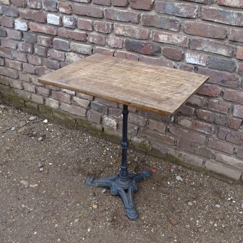 bistrotafel tuintafeltje cafétafel tafel met oud eikenhouten blad